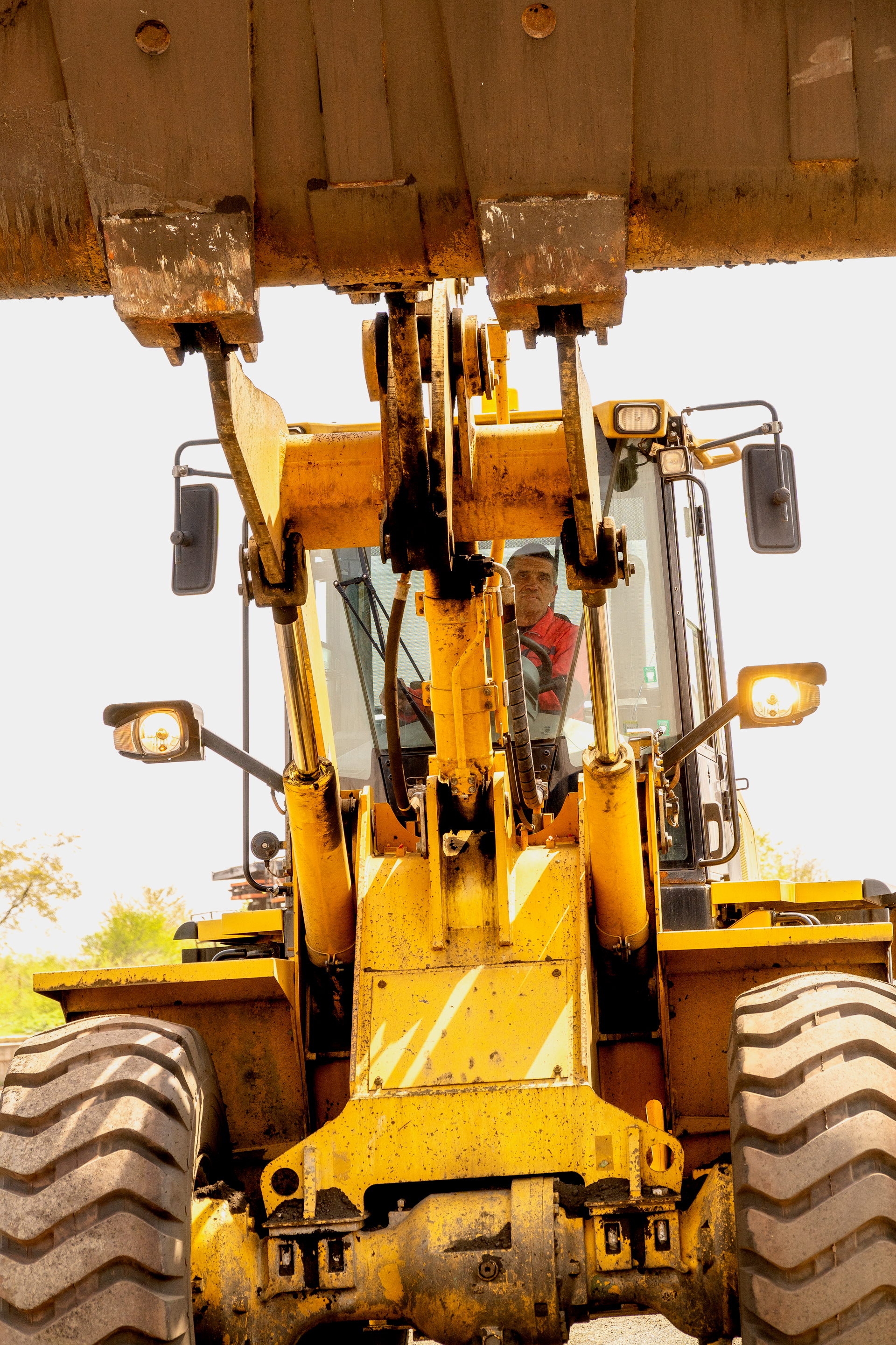 Продава челен товарач Catherpilar 938H